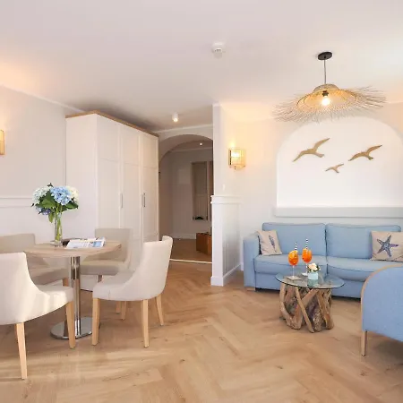 Strandvillen 4*